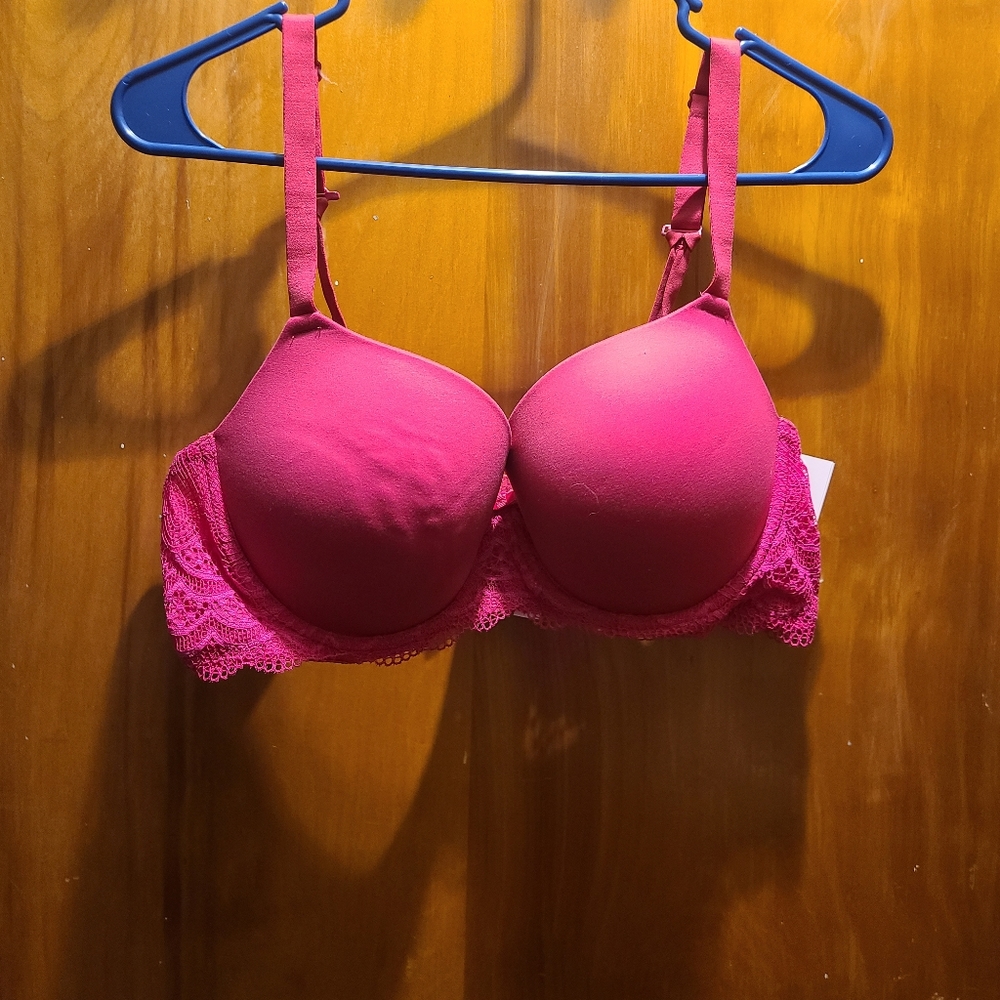 Auden Pink Bra. New with tags. Lace band. 40C